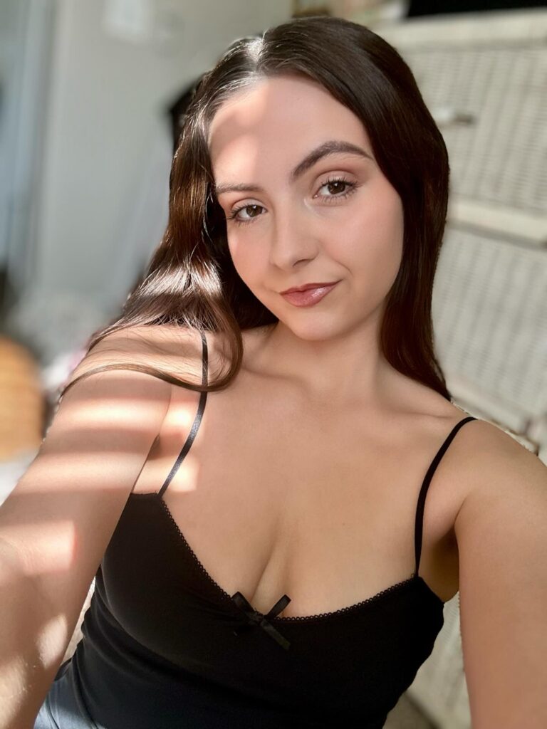 Serena Hill Biography: Age, Career, Height & Net Worth