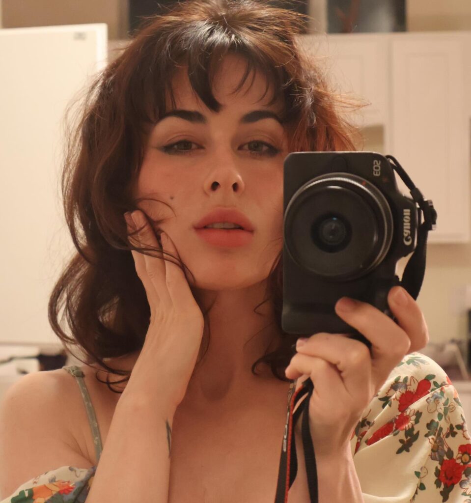 Olive Glass: Biography, Age, Career, Height & Net Worth 2026