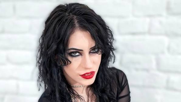 Anna De Ville: Biography, Age, Career & Net Worth (2026)